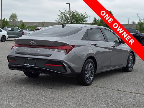 Used 2024 Hyundai Elantra SEL FWD image 5