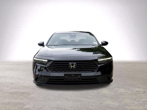 Used 2025 Honda Accord Sport image 3