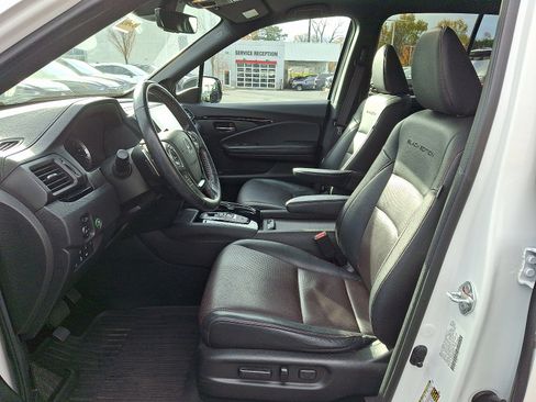 Used 2021 Honda Ridgeline Black Edition image 14