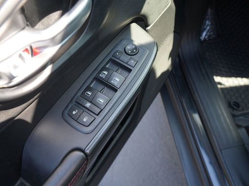 Used 2016 Jeep Cherokee Trailhawk AWD/4WD image 16