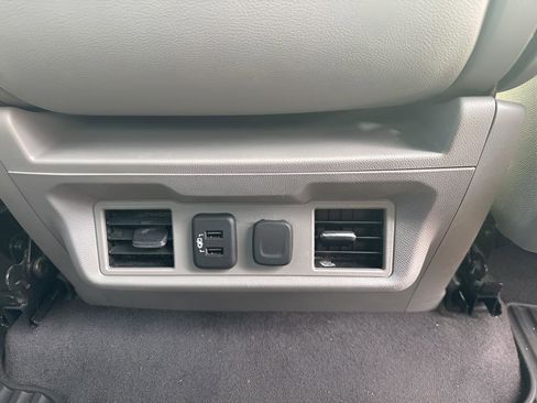 Used 2020 Chevrolet Silverado 1500 LTZ image 12