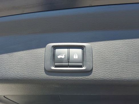 Used 2025 Mitsubishi Outlander SE image 8