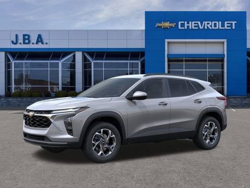 New 2026 Chevrolet Trax LT w/ Driver Confidence Package image 2
