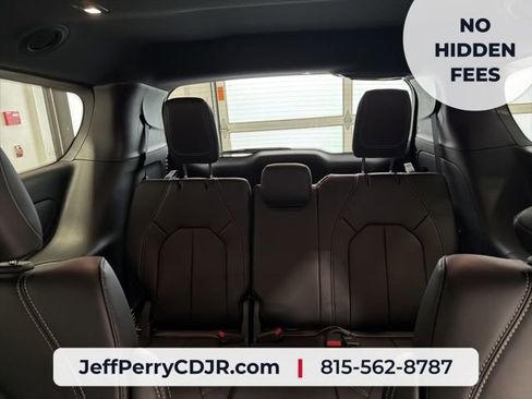 New 2026 Chrysler Pacifica Select FWD image 14