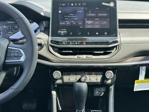 New 2026 Jeep Compass Latitude AWD/4WD image 7