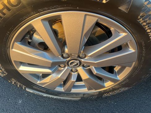 Certified 2025 Nissan Pathfinder SV image 43