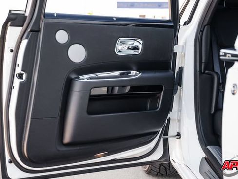 Used 2017 Rolls-Royce Ghost RWD image 90