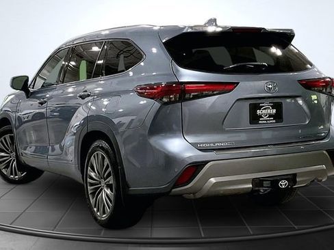 Used 2022 Toyota Highlander Platinum AWD/4WD image 13