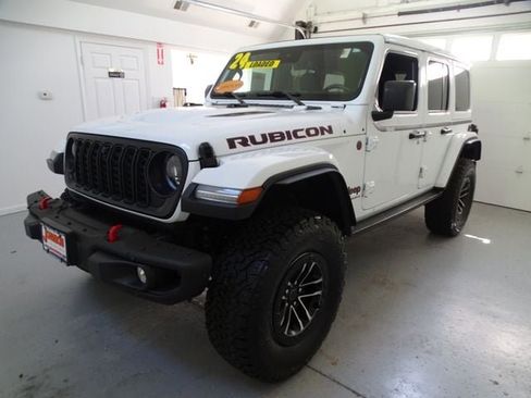 Certified 2024 Jeep Wrangler Unlimited Rubicon AWD/4WD image 17