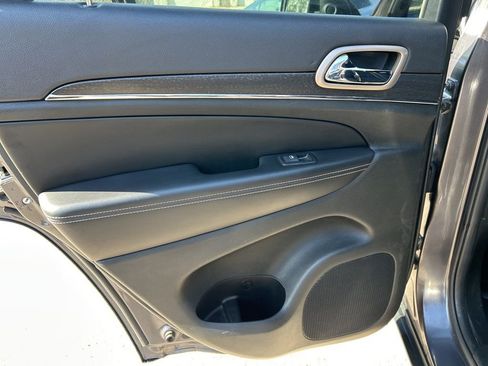 Used 2015 Jeep Grand Cherokee Limited image 27