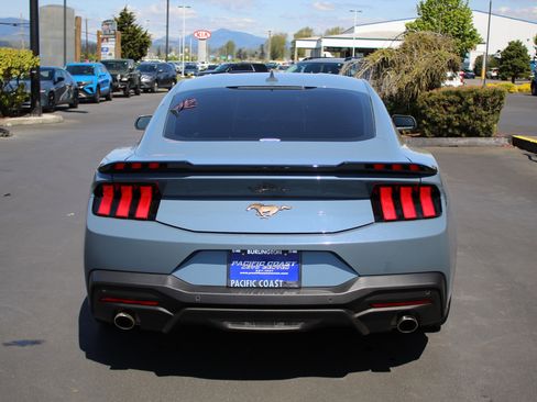 Used 2024 Ford Mustang Premium image 5