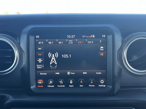 Used 2021 Jeep Wrangler Unlimited Sahara w/ Uconnect 4C Nav & Sound Group image 27