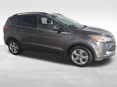 Used 2015 Ford Escape SE w/ Equipment Group 201A image 3