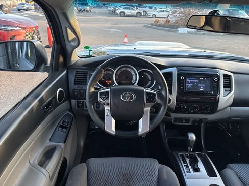 Used 2015 Toyota Tacoma 4x4 Access Cab V6 image 13