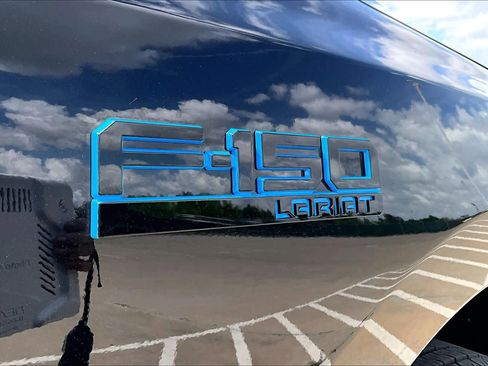 Used 2024 Ford F150 Lightning Lariat image 9