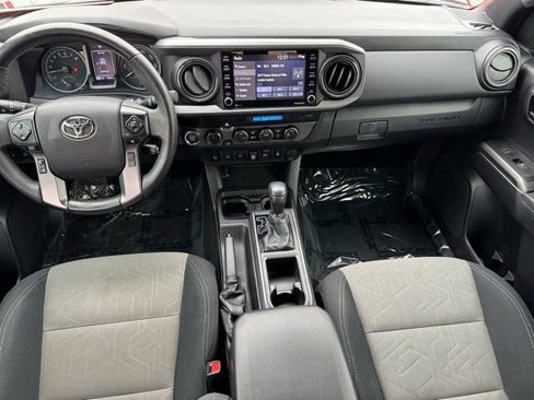 Used 2021 Toyota Tacoma TRD Sport w/ Technology Package AWD/4WD image 10