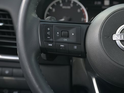 Used 2023 Nissan Rogue SL w/ SL Premium Package image 22