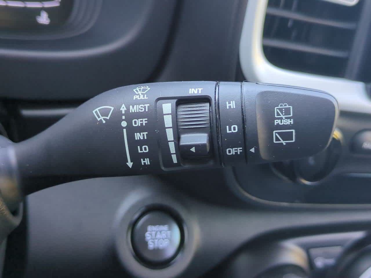 Used 2023 Hyundai Venue Limited FWD image 24