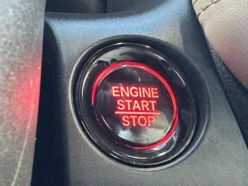 Used 2023 Honda HR-V LX image 16