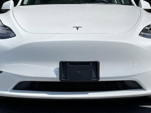Used 2021 Tesla Model Y Long Range image 12