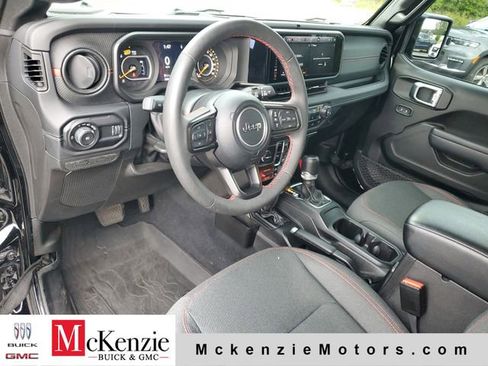 Used 2024 Jeep Wrangler Unlimited Rubicon w/ XTREMEE 35" Tire Package AWD/4WD image 6