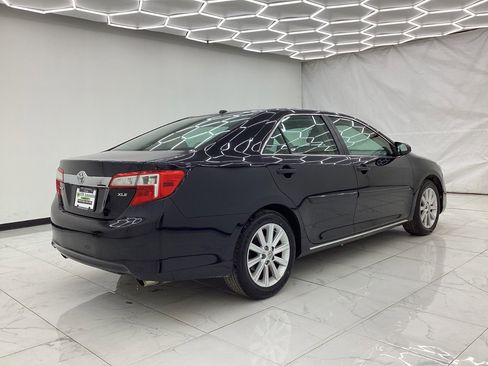 Used 2014 Toyota Camry XLE image 11