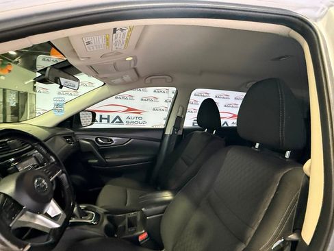 Used 2020 Nissan Rogue SV image 25