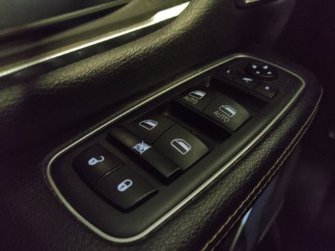 Used 2019 RAM 1500 Laramie RWD image 27