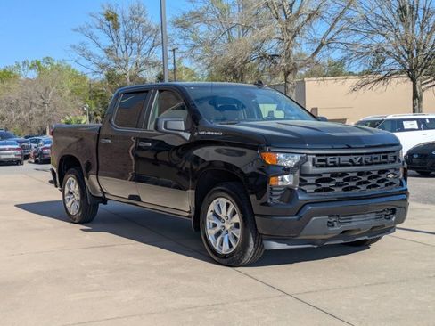 Used 2022 Chevrolet Silverado 1500 Custom image 3