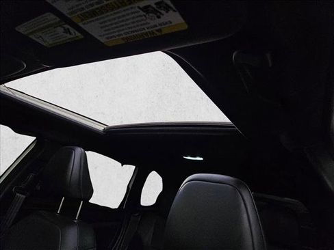 Used 2025 Subaru Forester Touring image 9