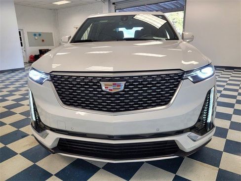 Certified 2024 Cadillac XT6 Luxury image 2