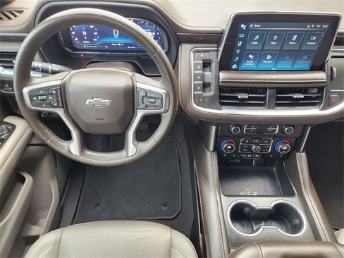 Used 2023 Chevrolet Tahoe Z71 w/ Luxury Package AWD/4WD image 29