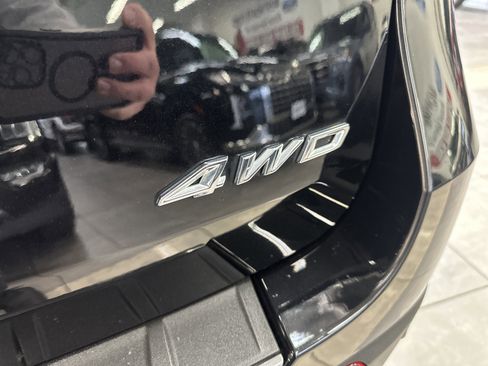 Used 2023 Ford Explorer XLT w/ Equipment Group 202A image 9