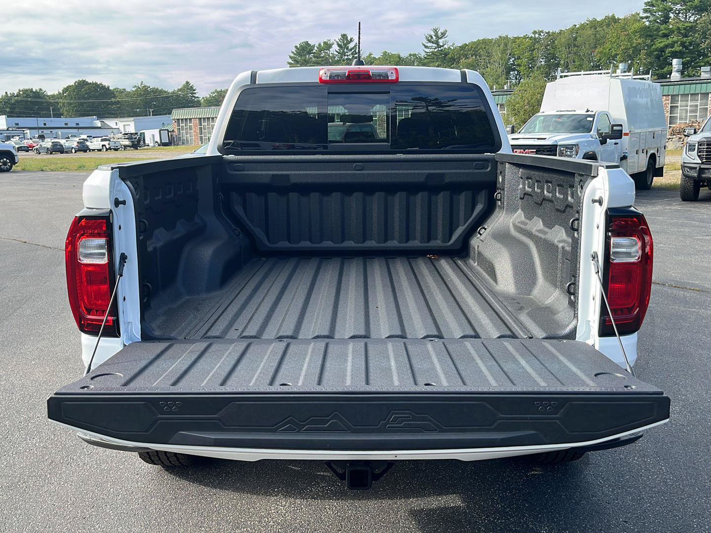 New 2026 GMC Canyon Elevation AWD/4WD image 9