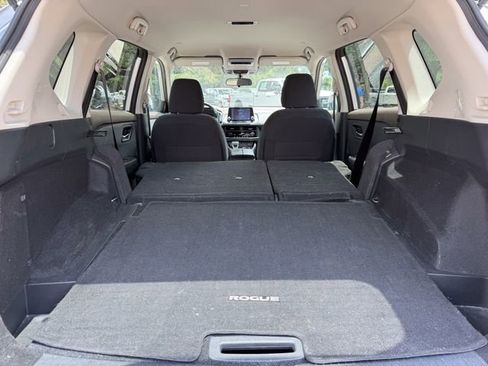 Used 2023 Nissan Rogue SV FWD image 19