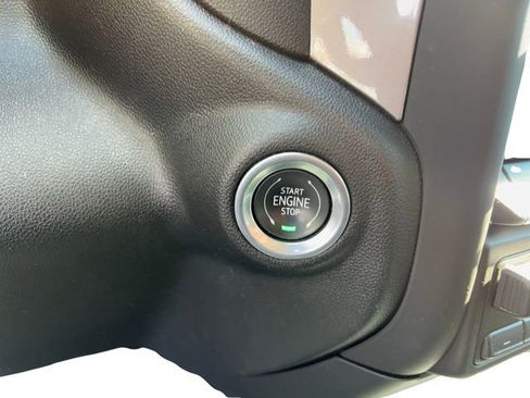 Used 2024 Chevrolet Silverado 2500 Custom w/ Custom Value Package image 14