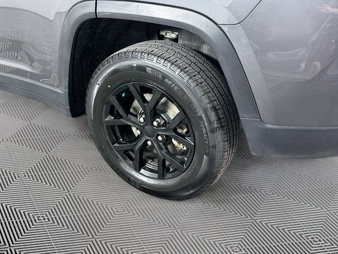 Certified 2024 Jeep Grand Cherokee Altitude AWD/4WD image 43