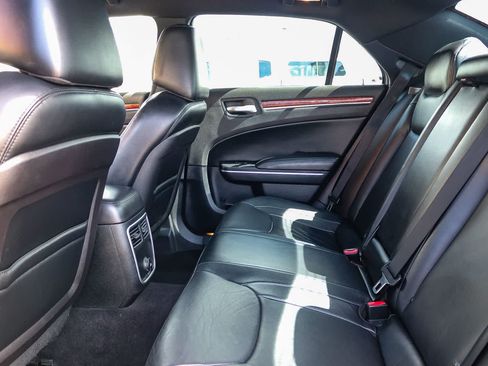 Used 2014 Chrysler 300 RWD image 19