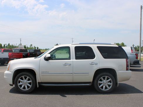 Used 2013 GMC Yukon Denali AWD/4WD image 6