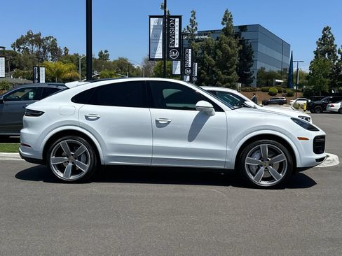Used 2020 Porsche Cayenne Turbo AWD/4WD image 2
