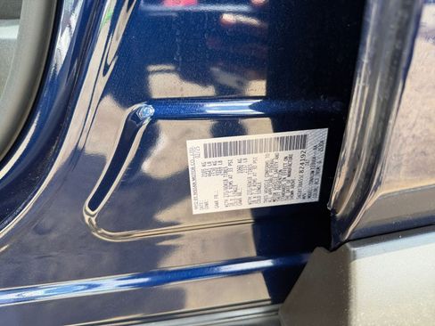 Used 2025 Nissan Rogue SV image 31