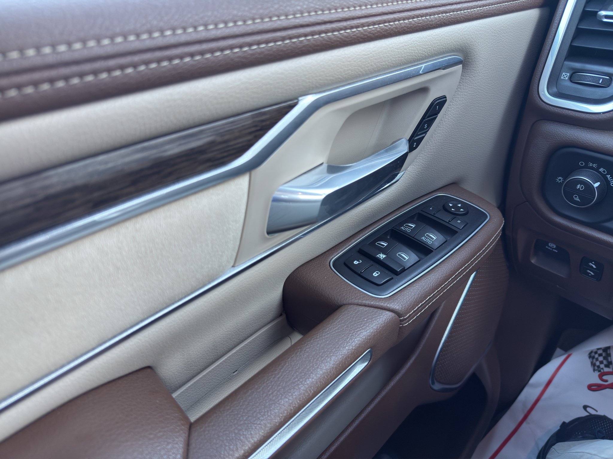 Used 2020 RAM 1500 Laramie AWD/4WD image 20