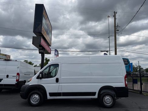 Used 2020 RAM ProMaster 2500 w/ Premium Appearance Group FWD image 5