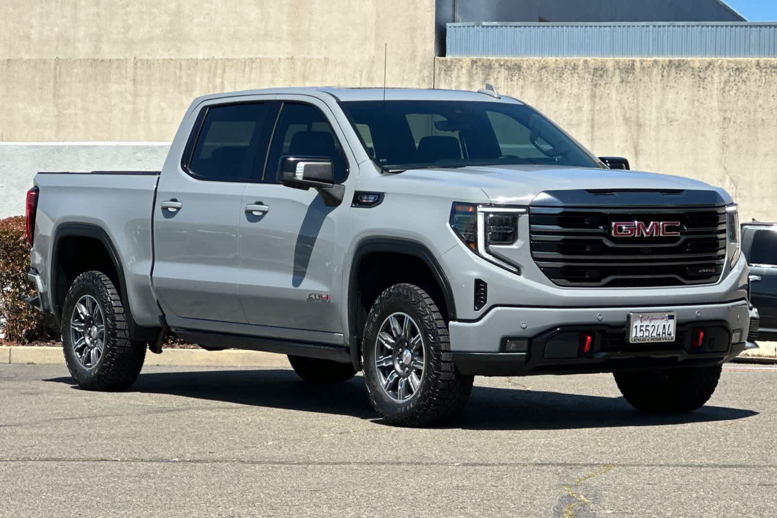Used 2024 GMC Sierra 1500 AT4 w/ Technology Package AWD/4WD image 5