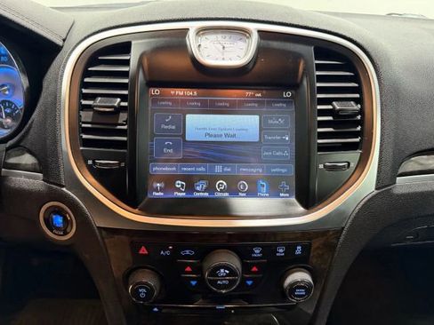 Used 2012 Chrysler 300 C image 17