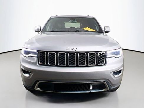 Used 2019 Jeep Grand Cherokee Limited w/ Luxury Group II image 2