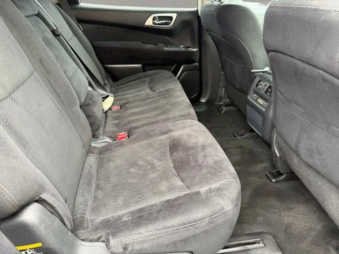 Used 2014 Nissan Pathfinder S image 15