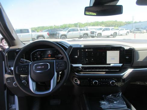 New 2026 GMC Sierra 2500 SLT w/ SLT Premium Package AWD/4WD image 16