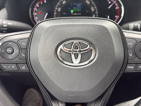 Certified 2025 Toyota RAV4 XLE AWD/4WD image 12