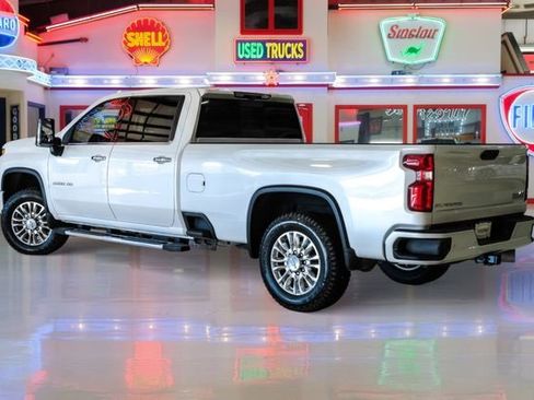 Used 2020 Chevrolet Silverado 3500 High Country image 4